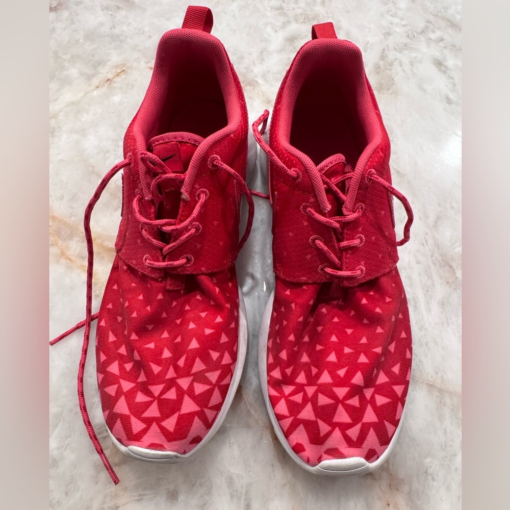 Nike shoes 6.5Y Women’s size 8
